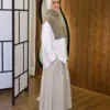 Alma Knit couleur taupe porté par le mannequin, boutique CÉLÉRIA Casablanca