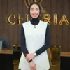 Aura Set couleur ivoire, gilet long à bordure de dentelle et pantalon large, boutique CÉLÉRIA Casablanca