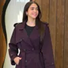 Ayla Trench couleur bordeaux porté par le mannequin, boutique CÉLÉRIA Casablanca