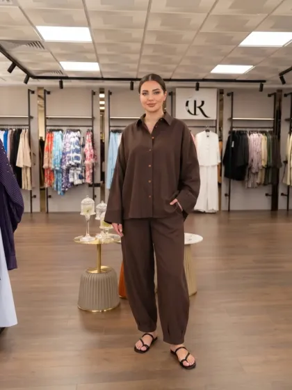 Ensemble Balloon couleur taupe, chemise oversize et pantalon ballon, boutique CÉLÉRIA Casablanca