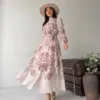 Blush Blossom Dress, robe longue fleurie, en mouvement