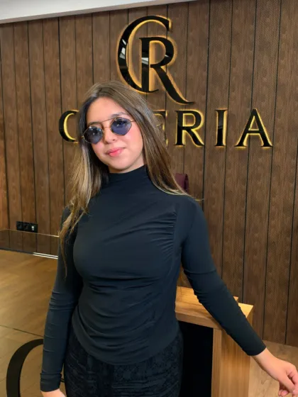 Long Sleeve Top CÉLÉRIA, col montant froncé, coloris noir