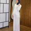 Dentelle Blazer couleur blanc porté par le mannequin, boutique CÉLÉRIA Casablanca