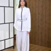Livia Survêtement couleur blanc porté par le mannequin, boutique CÉLÉRIA Casablanca