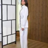 Livia Survêtement couleur blanc porté par le mannequin, boutique CÉLÉRIA Casablanca