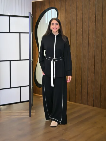 Livia Survêtement couleur noir porté par le mannequin, boutique CÉLÉRIA Casablanca