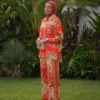 Santorini Set Céléria orange, ensemble femme modeste en satin imprimé, chemise ample et pantalon large, de trois-quarts